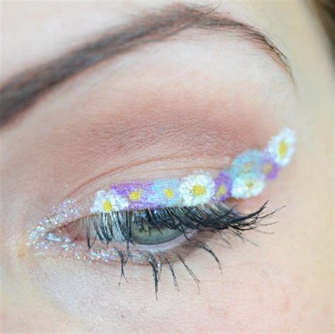 Flower Eyeliner Is De Nieuwste Trend Voor De Zomer Arte De Maquillaje