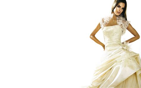 3840x2400 Resolution Alessandra Ambrosio Gorgeous White Dress Wallpaper