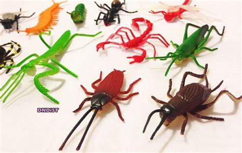 Lot Of 25 Insects Assortment Toy Pvc Rubber Bugs Creepy Fake Ant Flies