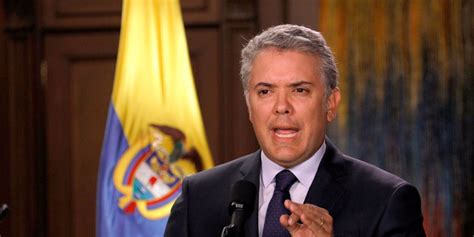 El presidente de colombia, iván duque, vuela en helicóptero. Ivan Duque | Colombia Reports