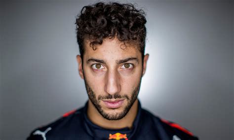 Ricciardo zahájil svou motoristickou kariéru v devíti letech v motokárách. Daniel Ricciardo leaving Red Bull to join Renault in 2019 - Marking The Spot
