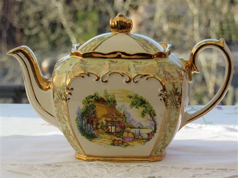 Sadler Cube Teapot With Cottage And Crinoline Lady Scene Sadler