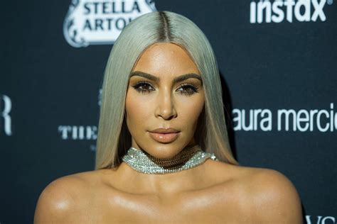 Attention Kim Kardashian Has Ditched The Blonde And Is Now Pretty In Pink