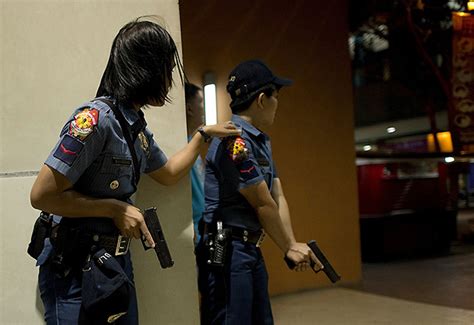Female Cops Were First Responders At Moa Robbery Photos Gma News Online