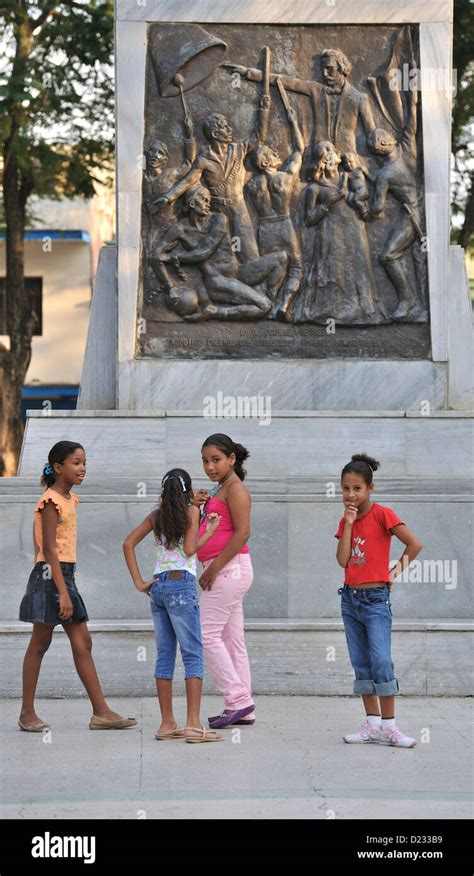 niñas cubanas fotografías e imágenes de alta resolución alamy