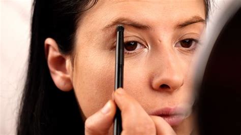 How To Apply Eyeshadow To Deep Set Eyes