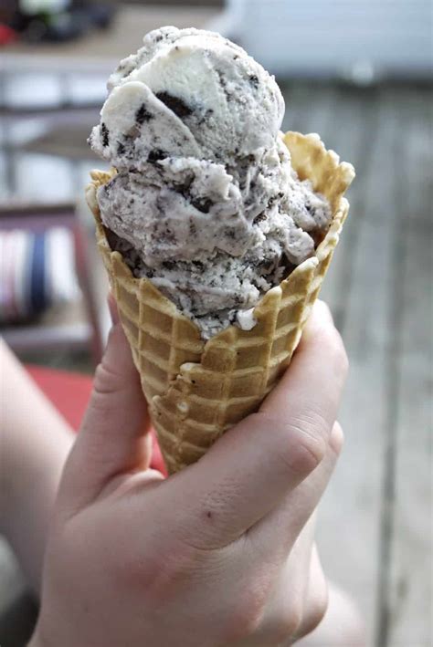 Does anyone know if their somerville/cambridge area grocery store carries these? Oreo Ice Cream | Stress Baking
