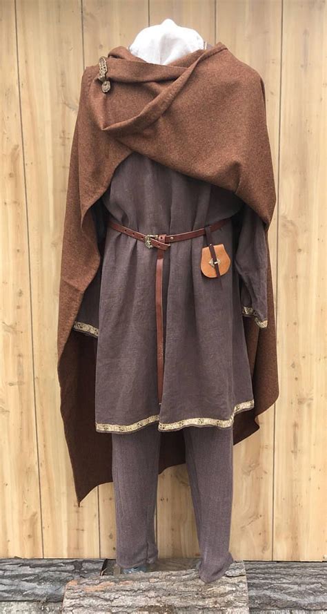 Viking Cloak~ Rusty Brown Wool Cloak~ Wool Square Cloak~ Norse Cloak