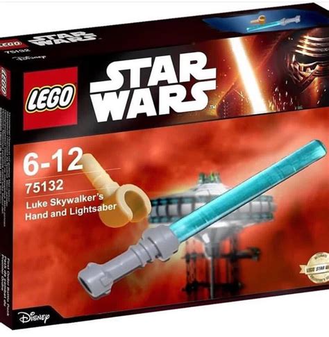 Lego Luke Skywalkers Hand And Lightsaber