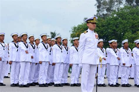 Uniform Tentera Laut Diraja Malaysia Malaymuni