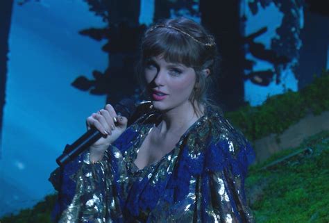 Watch Taylor Swifts Grammys 2021 Performance Video Tvline