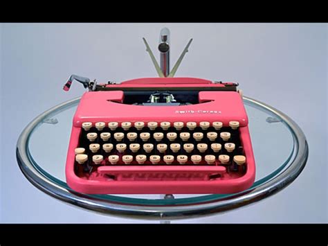 12 Sexy Typewriters Cbs News New Pictures Tech Accessories Fab Typewriters Gallery Vintage