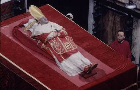 Juan of the dead (juan de los muertos) review. Katolicy nie dowierzają. Ciało papieża zostało ...