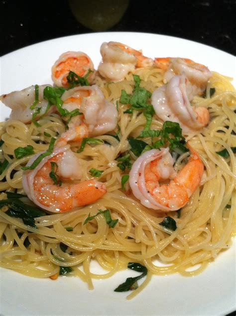 Swap the shrimp for chicken in this classic recipe. Single Foodie's Spot: Spinach Shrimp Scampi with Angel ...