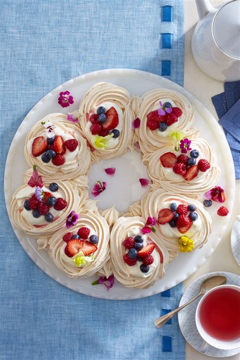 In fact, when it comes to the popular summer squash, the trickiest thing about it is spelling its name correctly. Best Meringue Wreath Recipe - How to Make Meringue Wreath