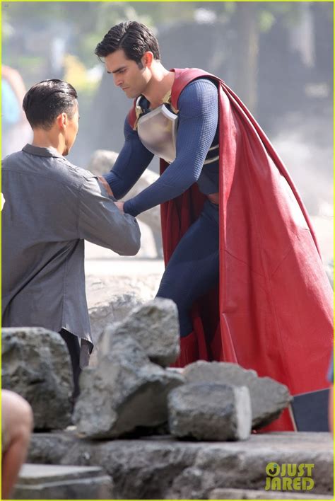 Tyler Hoechlin Films A Big Fight Scene In His Superman Suit Photo 3725997 Photos Just