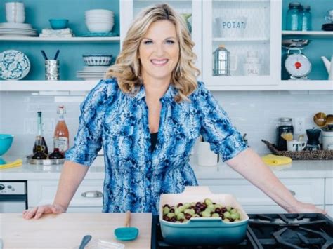 The kitchen hosts share the comfort food recipes that make them happy all summer long! Trisha's Southern Kitchen: Food Network Season Seven ...