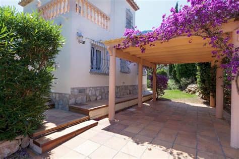 Consulta 1.864 opiniones, 19.053 fotos y grandes ofertas de tripadvisor de casas en alquiler en denia, españa. Aparcament cobert d'una casa de lloguer de vacances a ...