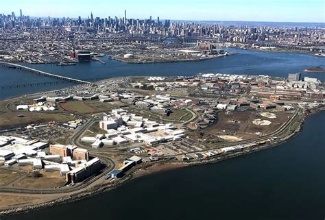 First Rikers Island Jail Facility Set To Close This Summer Huffpost