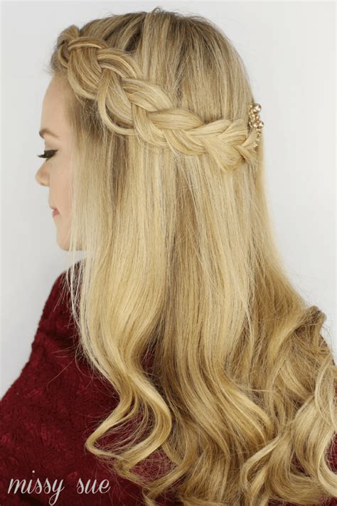 In the video we show how to make a regular lace braid (as shown above), but here's how it looks if you make it a. Dutch Headband Braid