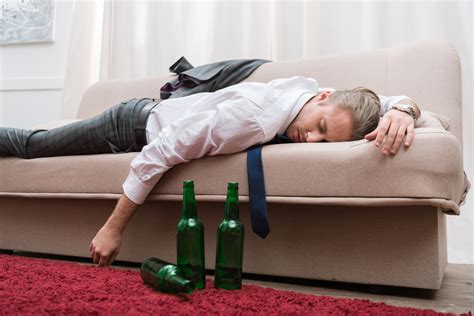 The Relationship Between Drinking Alcohol And Sleep The Recover