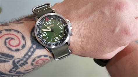 39mm and 42mm on 21cm wrist - YouTube