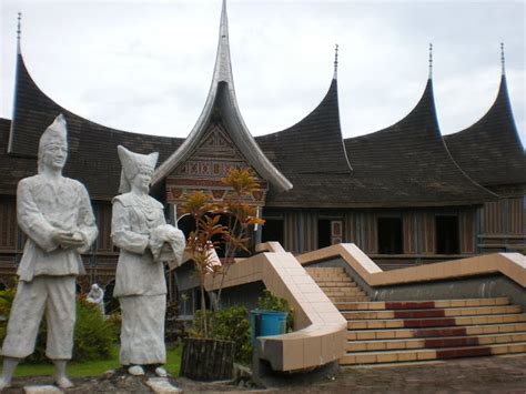 Ia adalah lokasi paling ikonik untuk anda tangkap gambar sebagai bukti. Top 5 Tempat Wisata di Padang paling Menarik | Info Tempat ...