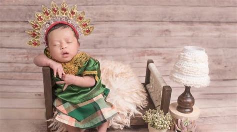 Potret Newborn Bayi Artis Pakai Baju Adat Gemas Maksimal