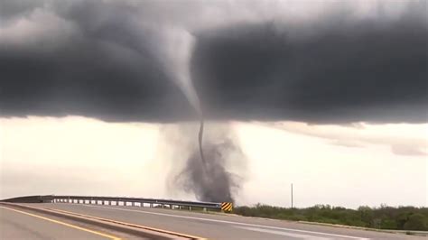 10 Tornadoes Caught On Camera Youtube