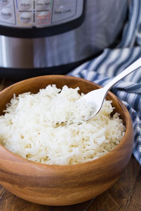 How long to cook brown rice, the brown rice to water ratio, and everything you need to know to get perfect brown rice. Instant Pot Rice - Easy and Foolproof Recipe!