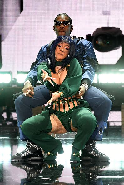 Bet Awards Cardi B Gives Husband Offset A Full On Lap Dance On Stage