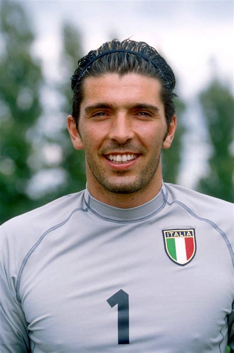 Gianluigi buffon plays for ligue 1 conforama team psg and the italy national team in pro evolution soccer 2019. Champions League: PSG und Gianluigi Buffon scheinen verflucht