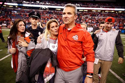Look Football World Reacts To Urban Meyer S Appearance The Spun