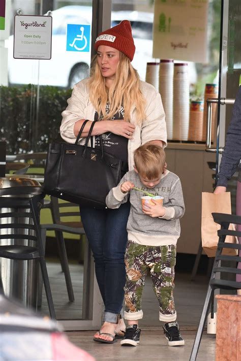 Hilary Duff Lunch With Her Son In Studio City Gotceleb