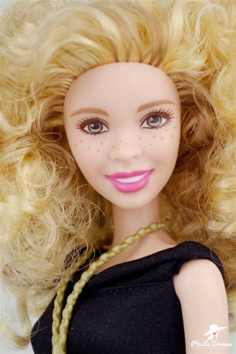 Plastic Dreams Barbie Et Miniatures Fashionistas Barbie Doll Party