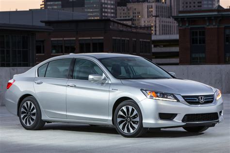 Used 2014 Honda Accord Hybrid For Sale Pricing And Features Edmunds