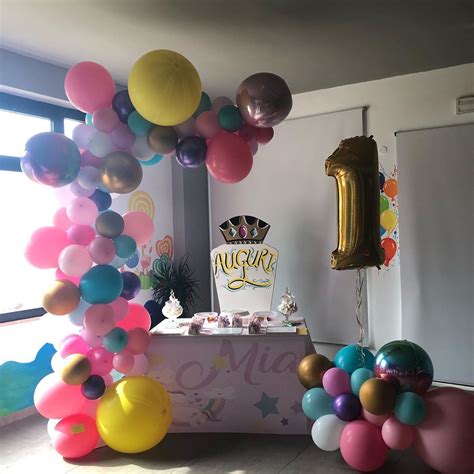 Fiesta de cumpleaños de primer año niña Cake First Year Birthday Decorated Chairs Parties