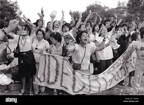 CHILE La mujer protesta contra la tortura y la violación de los