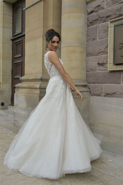 Despite rumors, chances are it didn't cost more victoria beckham on meghan markle's wedding dress. Here's an Exclusive Sneak Peek at *Suits* Star Rachel Zane ...