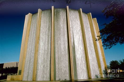 Williams Water Wall Houston Photograph By Wernher Krutein Pixels