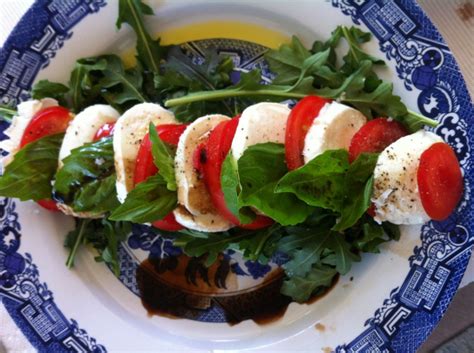 Easy Tomato Bocconcini Salad Recipe Gastrofork