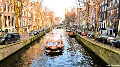 Amsterdam's Canal Boats Are Going Electric Too