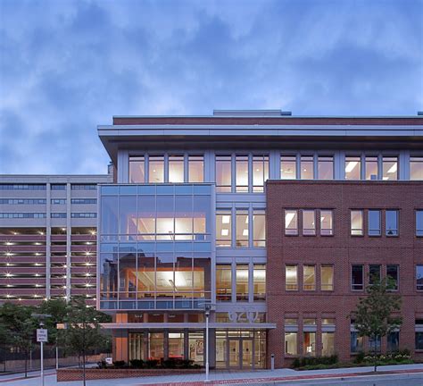 University Of Maryland Baltimore Administration Building · Design
