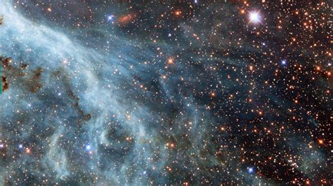 Gorgeous Hubble Space Telescope Image Shows Turquoise Waves Rippling