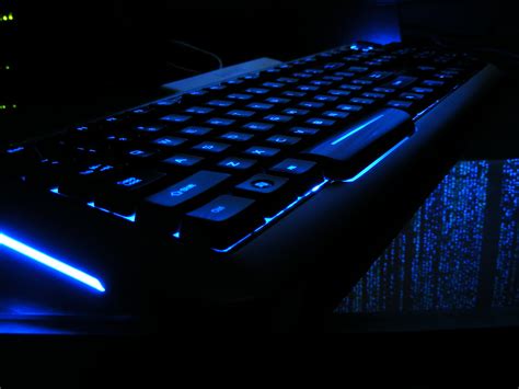 If either of the batteries has less than a 10 percent charge, the green light on the detach key won't come on when you press it and you won't be able to detach the keyboard. Blue Light Keyboard | My Keyboard taken at night with no lig… | Flickr