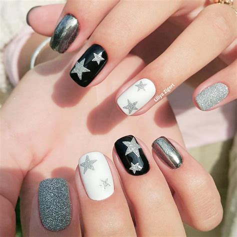 21 Exciting Ideas for New Years Nails to Warm Up Your Holiday Mood
