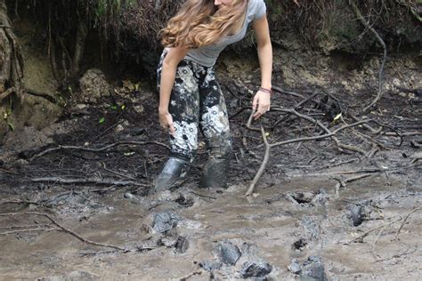 Pin Van Aurora Falken Op Boots In Mud