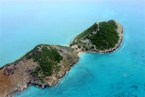 Flying Over IlhÉu Das Cabras This Is Ilhéu Das Cabras