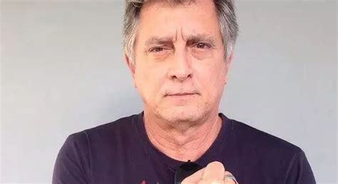 O ator estava infetado com. Covid-19: ator Eduardo Galvão é intubado na UTI | NE10 ...
