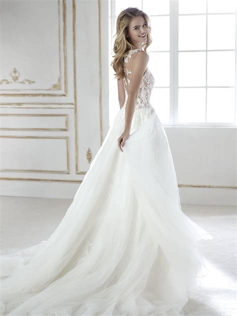 Kaufen preiswerte günstige brautkleider und brautmode mit erstklassiger qualität nach maß.bei milanoo gibt es mehr als 800 wunderschöne brautkleider styles.shoppen sie jetzt ihre trauhafte. Pin by Rosanne Potts on Forever ️ | Beautiful bridal ...